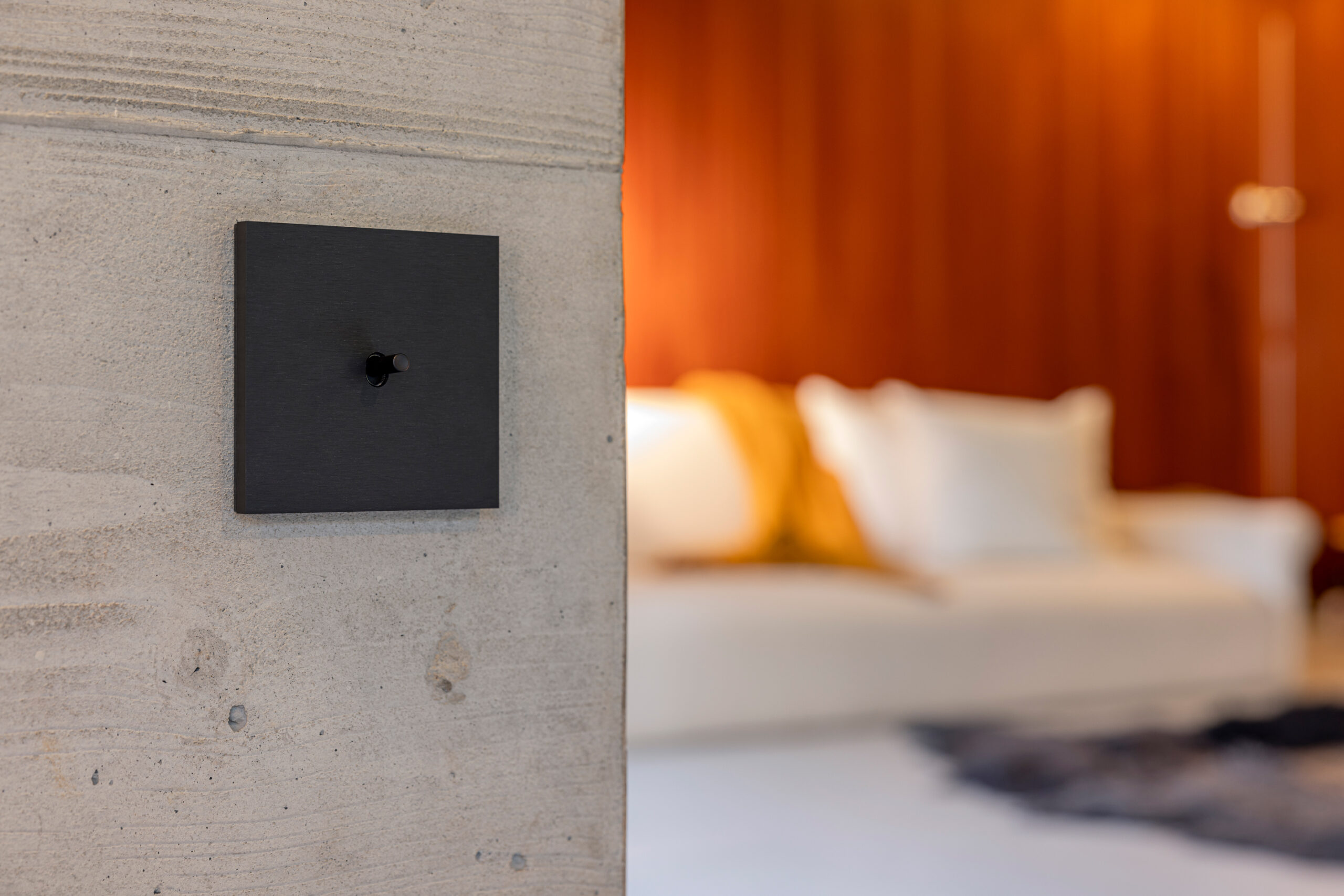 Niko Toggle alu black brushed